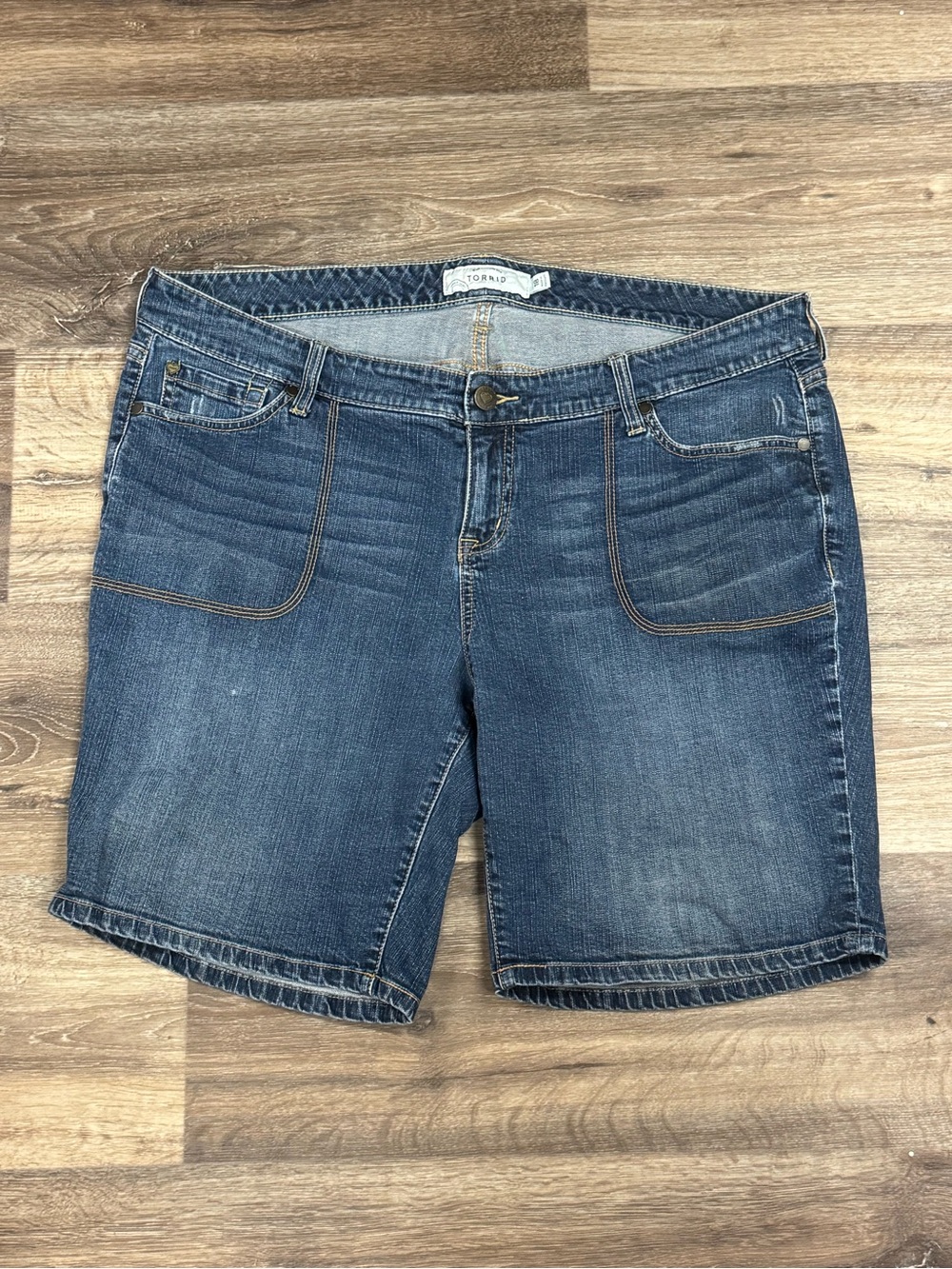 Torrid Denim Shorts Women’s 18